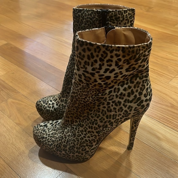 Just Fabulous leopard print faux suede stiletto high heel ankle boots size 9. - Picture 2 of 10